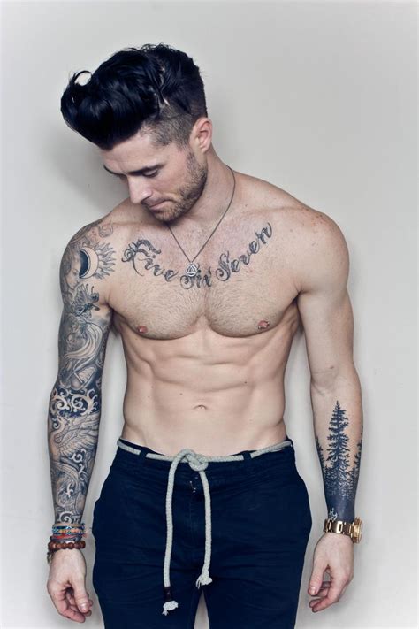 tatuajes en el pecho pequeos para hombres|Las mejores 550 ideas de Tatuajes hombre pecho